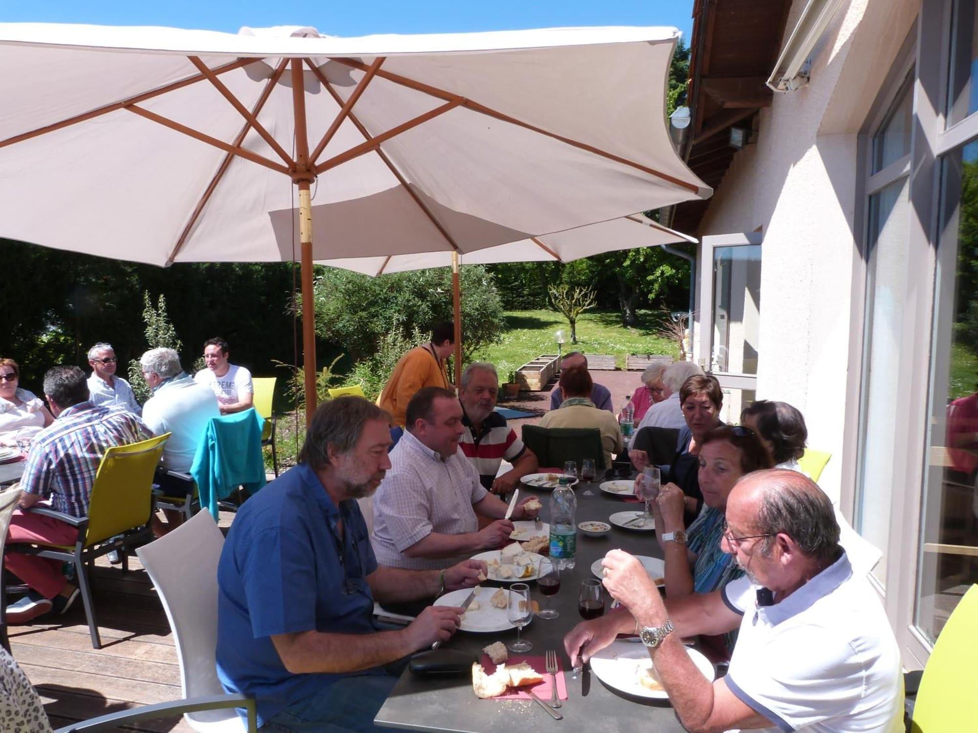 Logis Hotel Des Grands Vins Fleurie Buitenkant foto